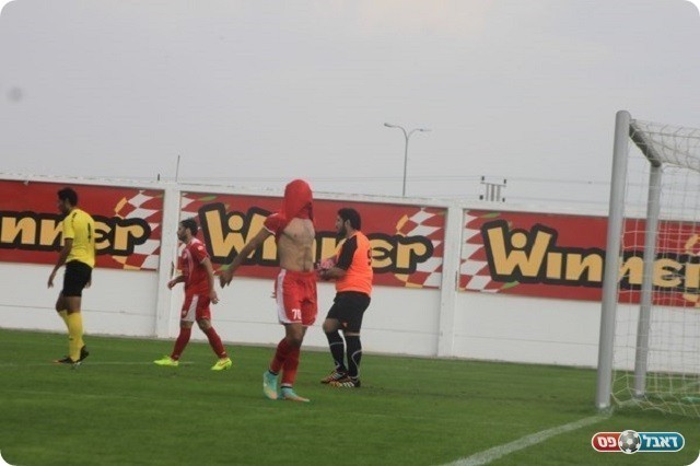 איזו החמצה. מוחמד בדיר מפספס מ-3 מטרים (לוטפי עיסא)